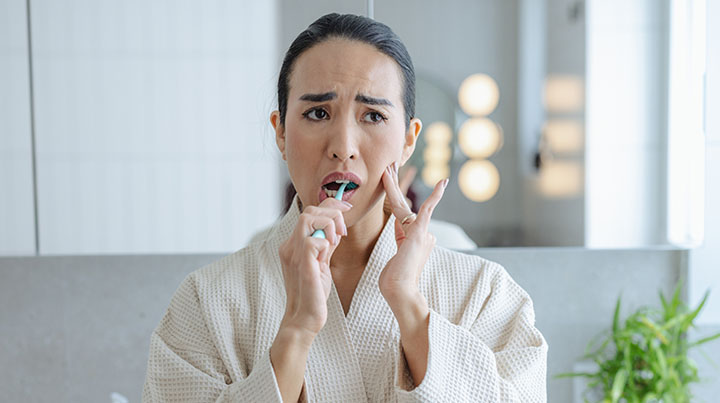 tooth pain while brushing